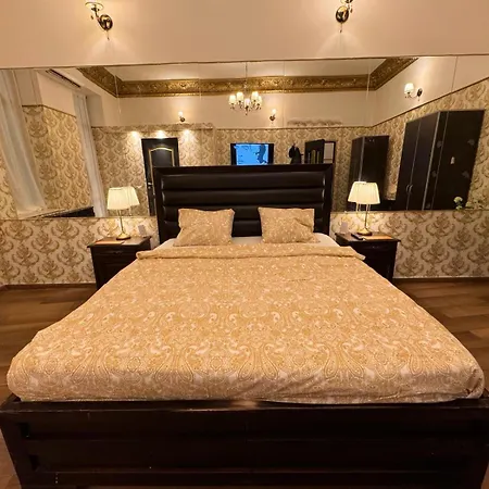 The King With Balcony View Piata Romana דירה בוקרשט