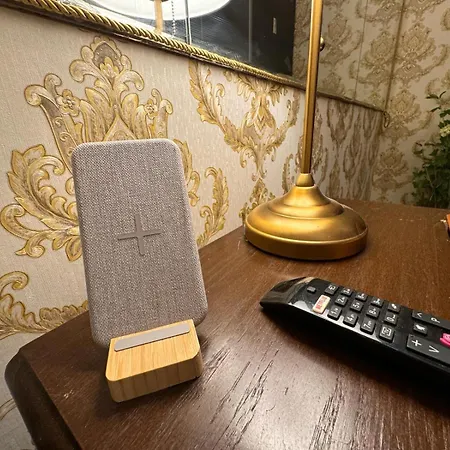 The King With Balcony View Piata Romana דירה