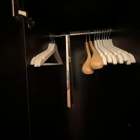 The King With Balcony View Piata Romana Διαμέρισμα *