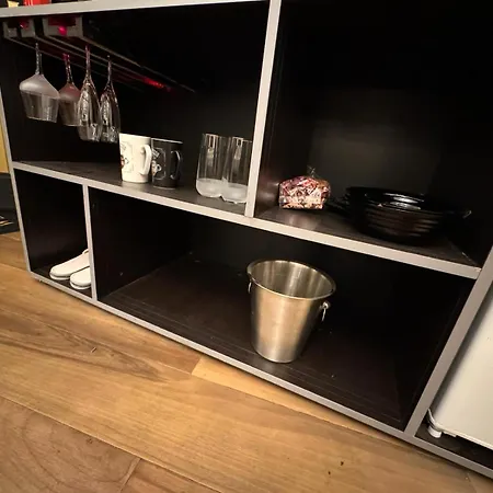 The King With Balcony View Piata Romana *