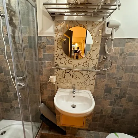 The King With Balcony View Piata Romana Διαμέρισμα Βουκουρέστι