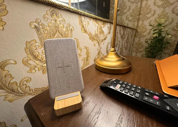 The King With Balcony View Piata Romana Apartament