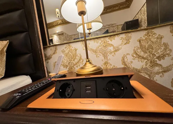 The King With Balcony View Piata Romana Apartament