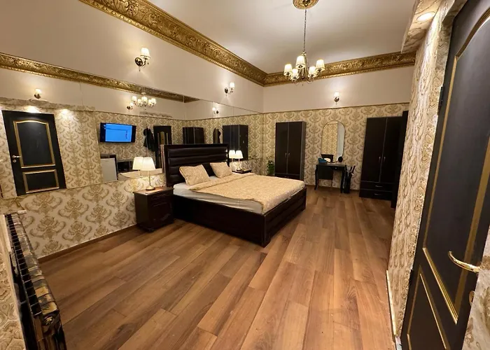 The King With Balcony View Piata Romana * Bukarest